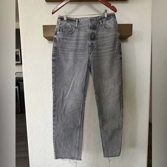River Island|Gray high waisted,straight leg Jeans with raw hem•••size 12,staple - Picture 16 of 16